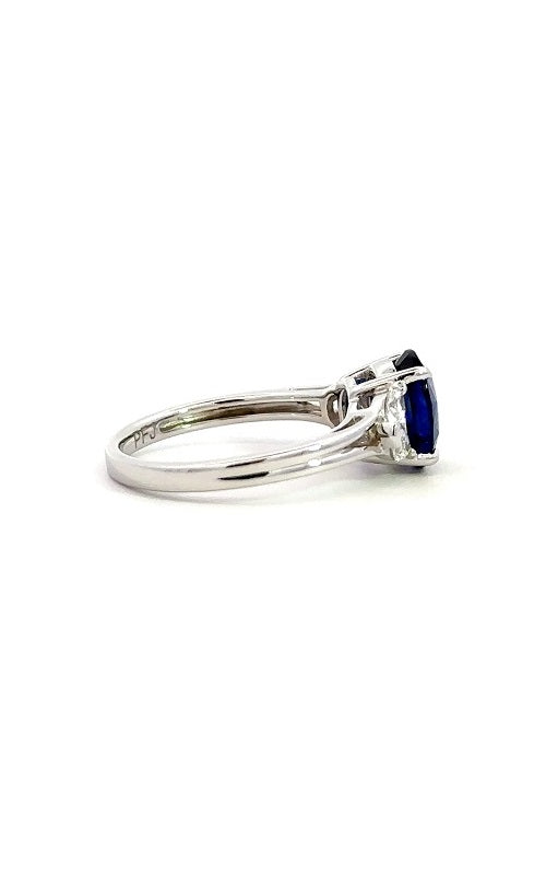18K WHITE GOLD SAPPHIRE RING WITH SIDE DIAMONDS  G14533