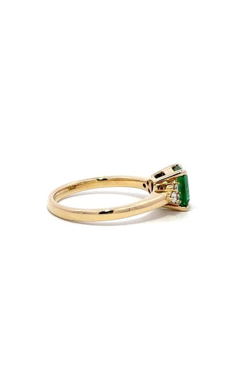 14K YELLOW AND WHITE GOLD EMERALD RING WITH SIDE DIAMONDS  G14535