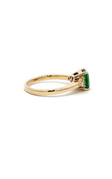 14K YELLOW AND WHITE GOLD EMERALD RING WITH SIDE DIAMONDS  G14535