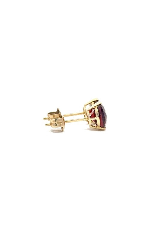  Pair of gold stud earrings with square-cut red garnet gemstones.