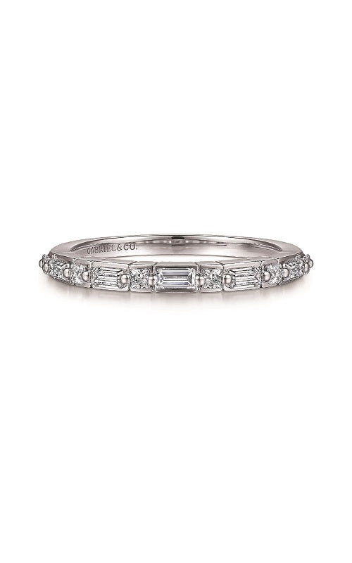  Silver band featuring alternating baguette and round diamonds.