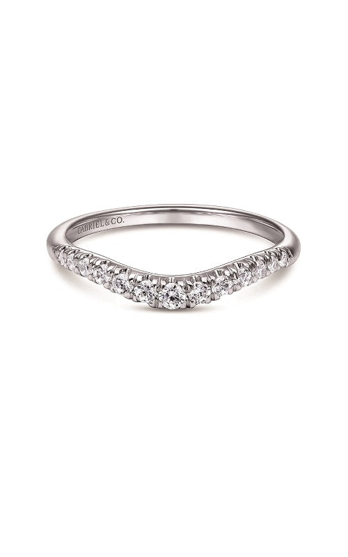 Silver band set in a shared prong setting along the bottom, creating a V-shaped design.