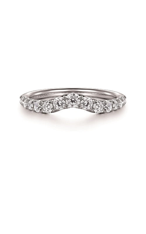 Silver band set in a shared prong setting along the bottom, creating a V-shaped design.