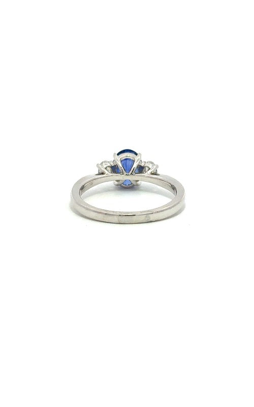 PLATINUM SAPPHIRE AND DIAMONDS RING  G16144