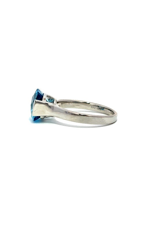 14K WHITE GOLD BLUE TOPAZ RING G16012